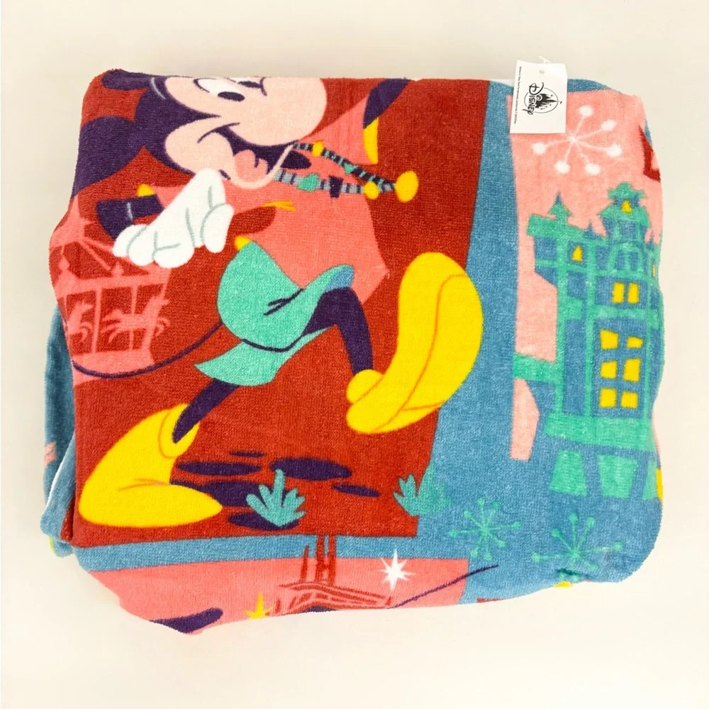 NWT Walt Disney World Play In The Park Mickey Mouse and Friends Beach Towel New